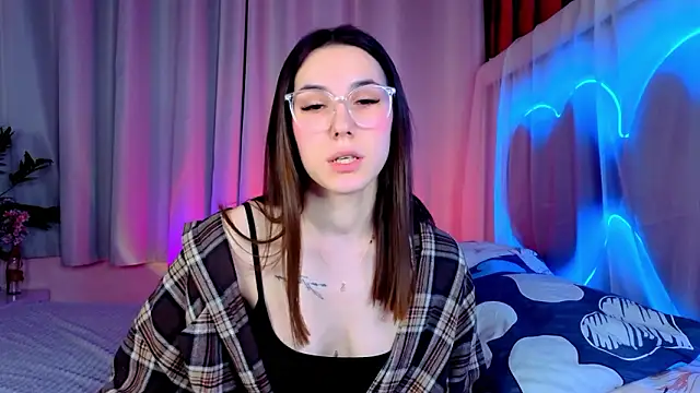 -CindyLou online show from February 3, 6:22 am