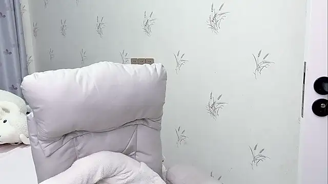 puppy-999 online show from April 27, 2:14 pm