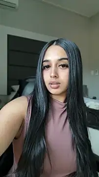 LilMisIndianx online show from April 29, 5:43 am