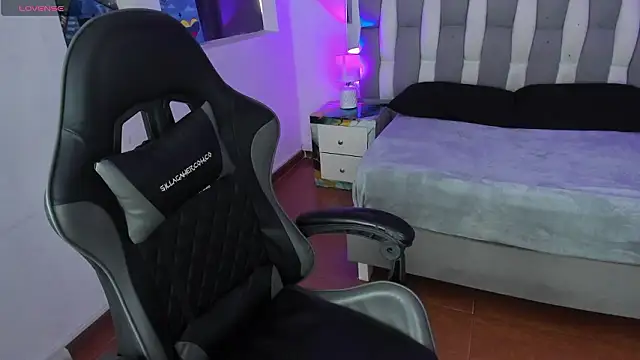 Adaara Rey online show from February 11, 7:59 pm