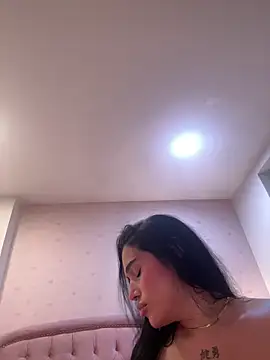 Bella  Wood online show from March 4, 9:10 pm