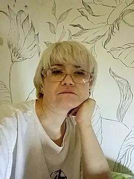 Catty Lady online show from November 16, 9:37 pm