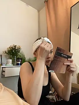 miamunn online show from October 18, 7:59 pm