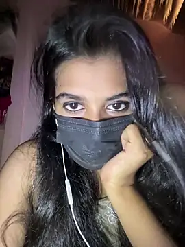 umairahaasan 1 online show from April 15, 10:16 am