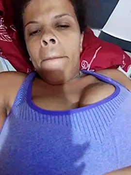 Snapshot of Esperanza_13 chatting on June 5, 2:04 am Esperanza 13 online show from June 5, 2:04 am