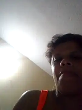 Snapshot of Esperanza_13 chatting on May 30, 2:09 am Esperanza 13 online show from May 30, 2:09 am