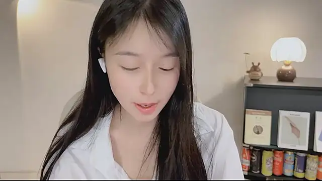 Onechestnut online show from April 23, 12:40 pm