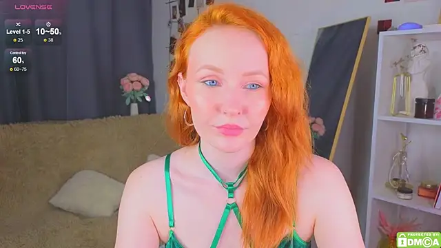 JoyceJones online show from September 27, 9:00 pm