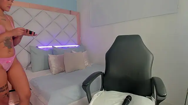 molly gomezz online show from October 7, 10:36 pm