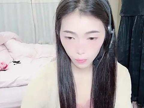 YUNA-kpop online show from August 1, 4:09 pm