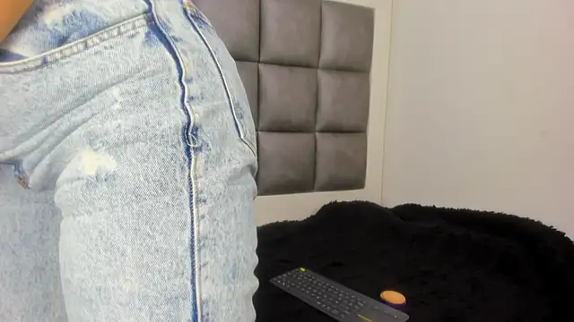 Mia lopez   online show from October 13, 1:58 pm