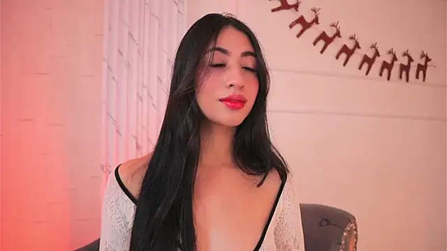 charlotterusso online show from December 19, 12:30 pm