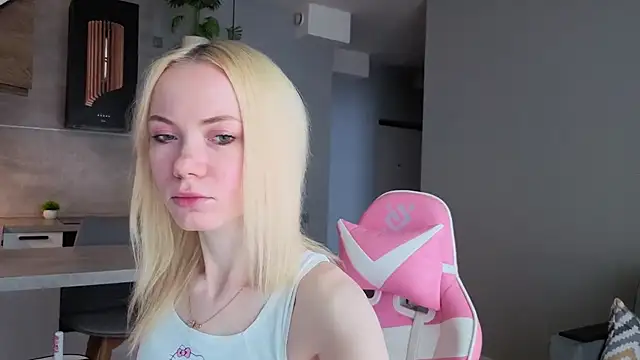 AliceFrost online show from May 3, 9:56 am