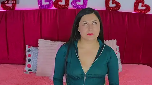 cuteeimy online show from April 13, 7:14 pm