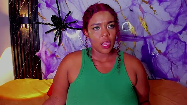 Snapshot of Alaia_Gutierrez chatting on October 22, 10:15 pm Alaia Gutierrez online show from October 22, 10:15 pm