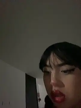 lucialauper  online show from November 6, 2:06 am