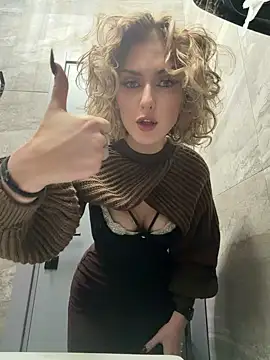 KellyKeler online show from October 8, 1:59 pm