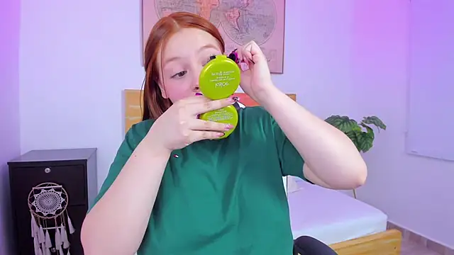 kitty sweeety  online show from March 13, 7:15 pm