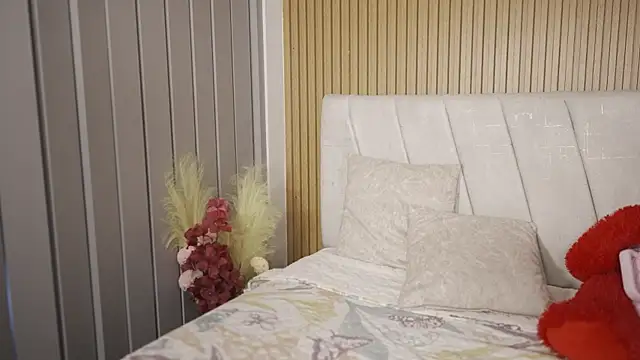Michelle Zoe online show from July 25, 6:48 pm