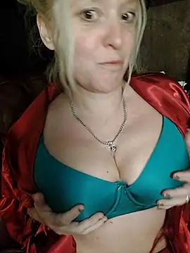 Bouncy-Bella28X online show from September 23, 9:24 pm