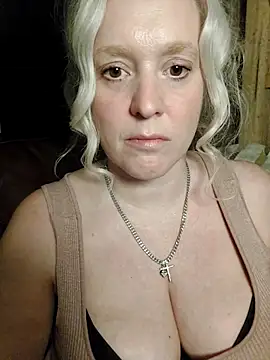 Bouncy-Bella28X online show from September 14, 9:34 pm