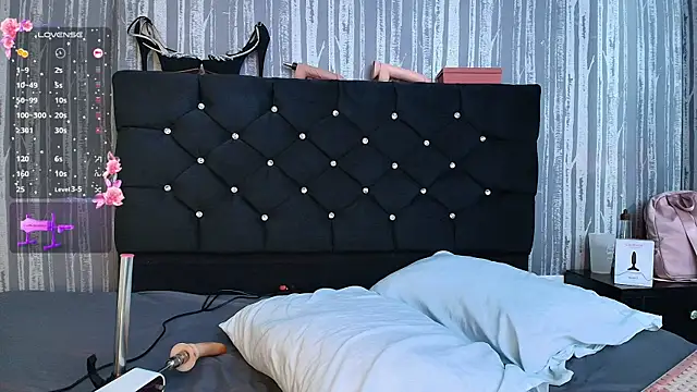 Alicee Moonn online show from November 13, 8:30 pm