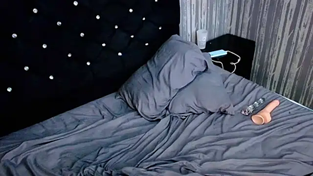 Alicee Moonn online show from February 4, 6:49 am