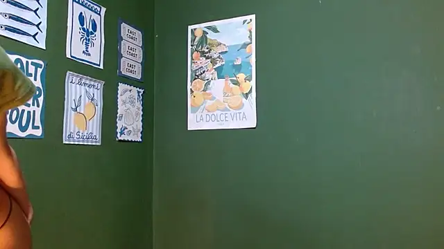 Roxiehood online show from January 9, 2:05 am