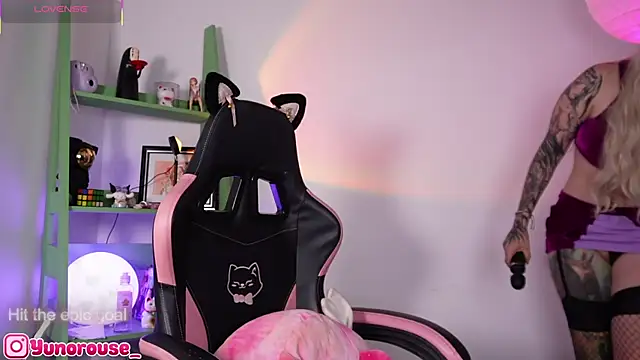 YunoRose  online show from October 18, 3:42 am