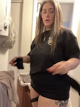 Alix Valentine online show from November 26, 8:32 pm