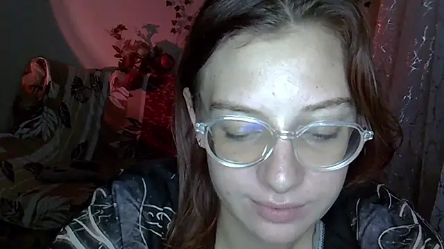 Lily Ember online show from November 22, 6:32 pm