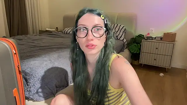 Kelly Berry   online show from July 23, 1:18 am