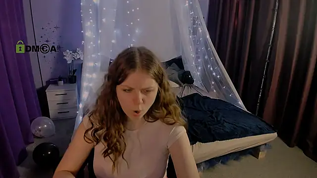 foxy tease  online show from October 26, 11:33 pm