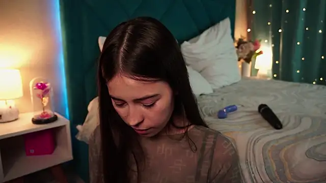 ywixos online show from April 18, 10:31 pm