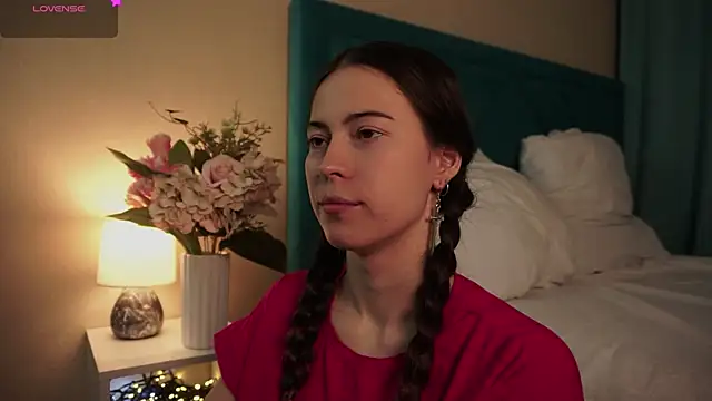 ywixos online show from April 2, 2:47 pm