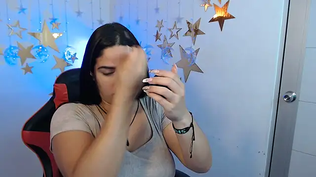 Snapshot of lucia_ht chatting on October 3, 1:54 am lucia ht online show from October 3, 1:54 am