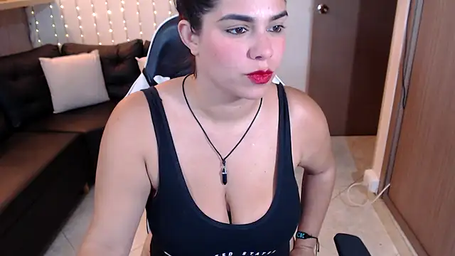 Snapshot of lucia_ht chatting on September 15, 1:36 am lucia ht online show from September 15, 1:36 am