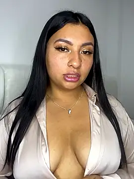 Issa Santana online show from April 16, 12:33 am