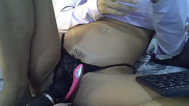 AnaLuxJulia online show from November 8, 9:42 pm