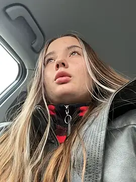 StephanieMur online show from October 7, 4:28 am