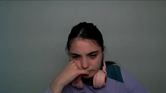 Snapshot of Sun_Shine__ chatting on October 22, 11:04 am Sun Shine online show from October 22, 11:04 am