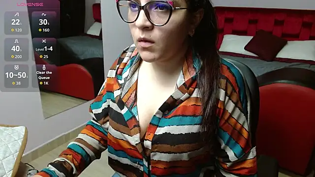 Sahamara 07 online show from October 13, 1:03 pm