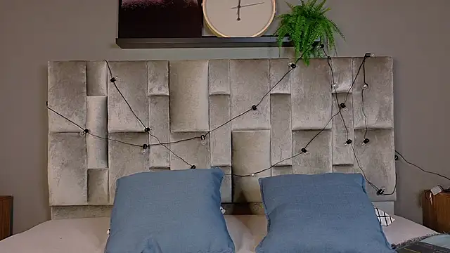 TiffValentinee  online show from November 10, 8:04 pm