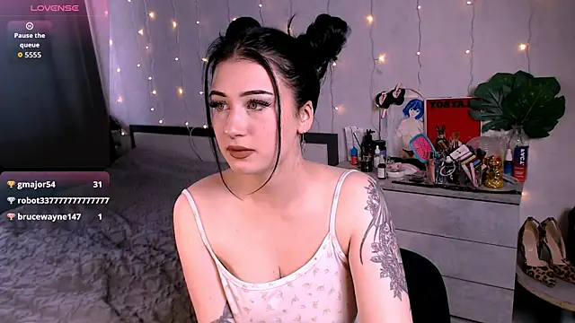 Katie Kiss online show from July 8, 3:36 pm