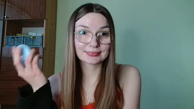 LooveELLYx online show from February 5, 2:53 pm