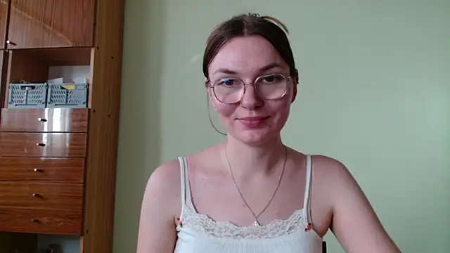 LooveELLYx online show from September 10, 1:44 pm