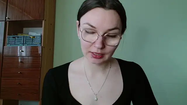 LooveELLYx online show from February 10, 2:42 pm