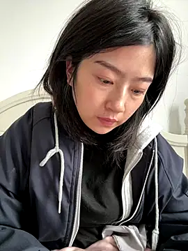 Olivia-l online show from November 26, 5:30 am