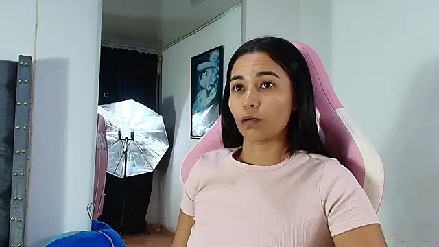 GraceWallace  online show from April 25, 2:36 am