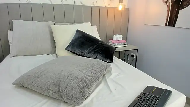 Karlla Brown online show from October 3, 4:56 pm